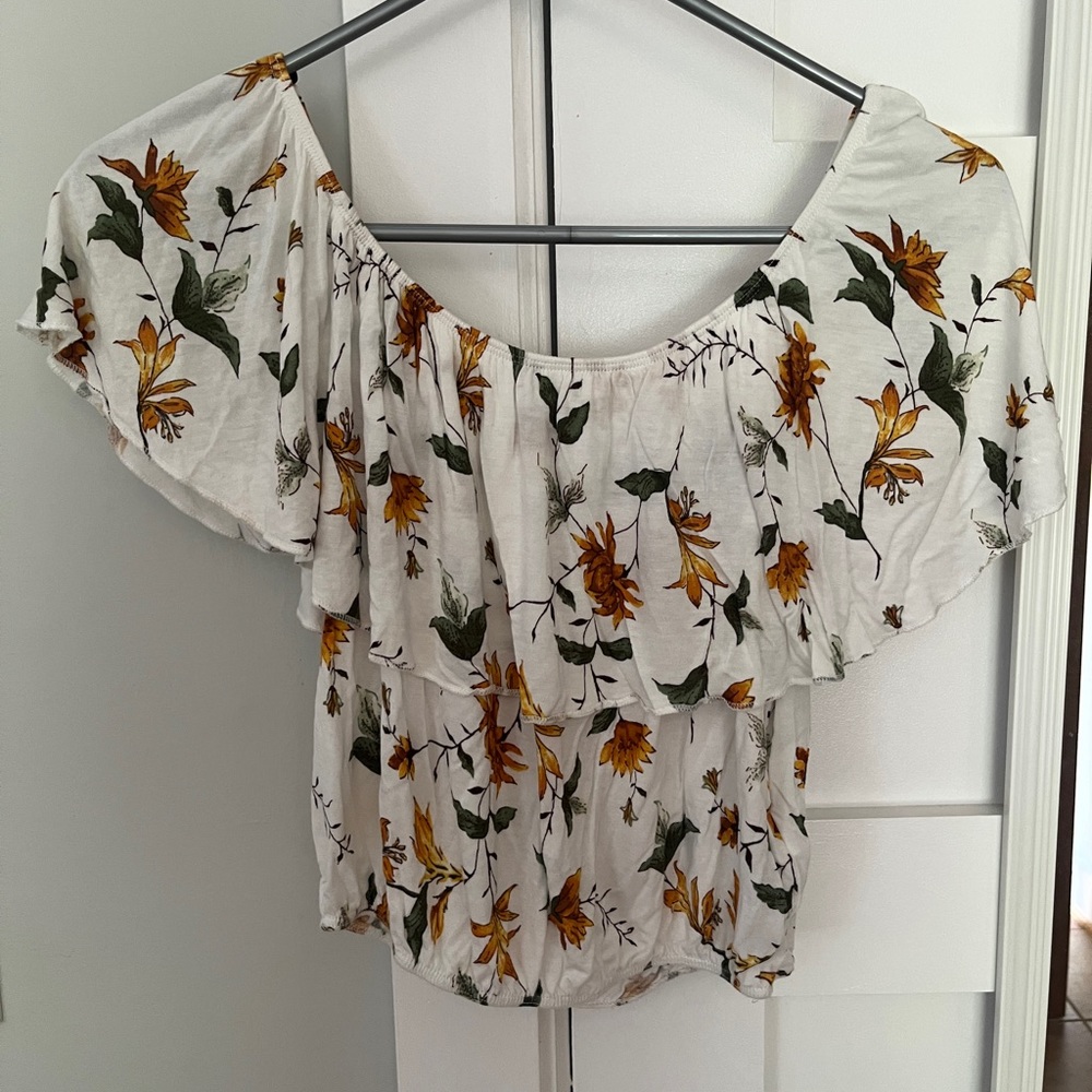 Off shoulder floral crop top